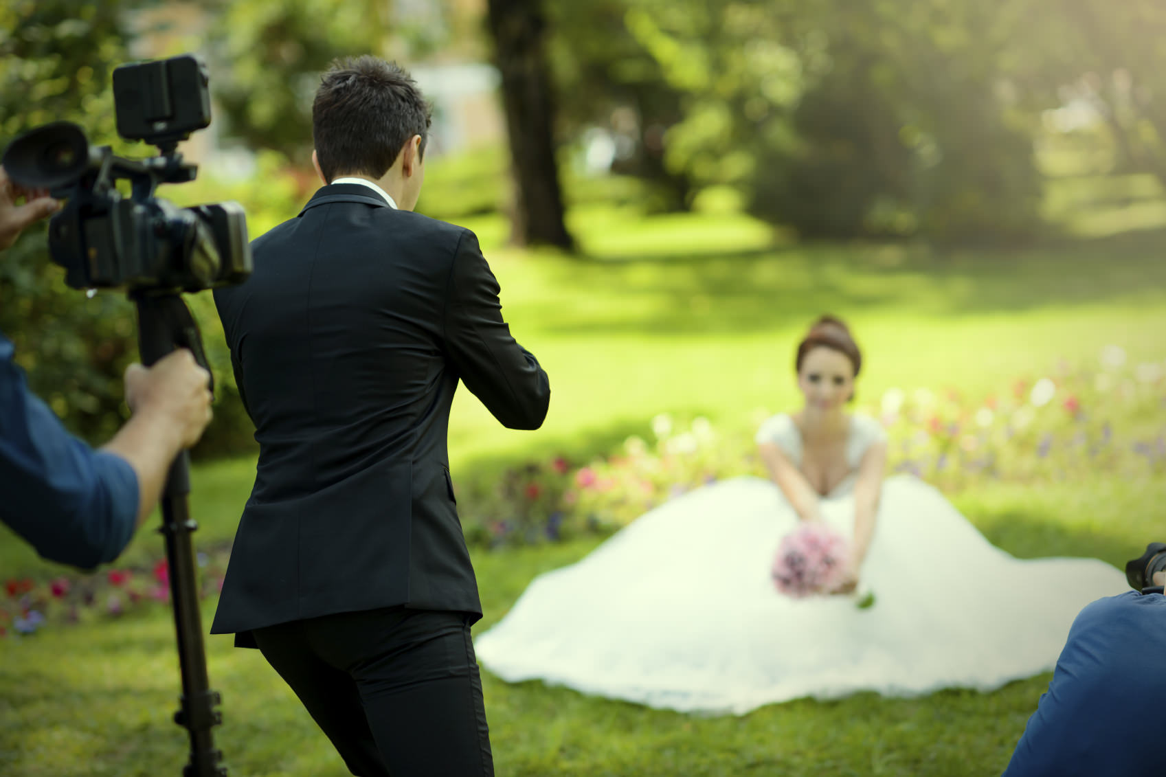 How to Avoid Stress on Your Wedding Day: The Role of a Wedding Photographer